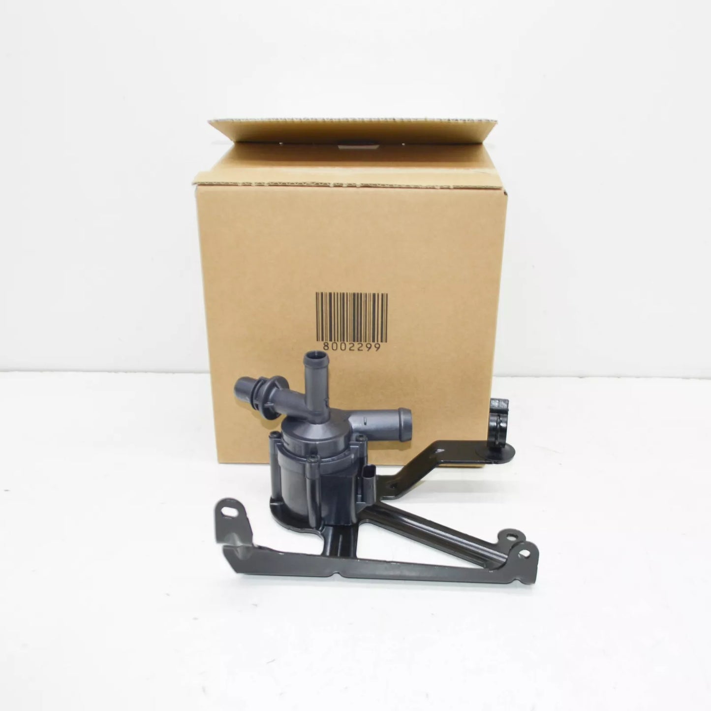 NEW BMW 1 F20 ADDITIONAL WATER PUMP 11515A36585 ORIGINAL