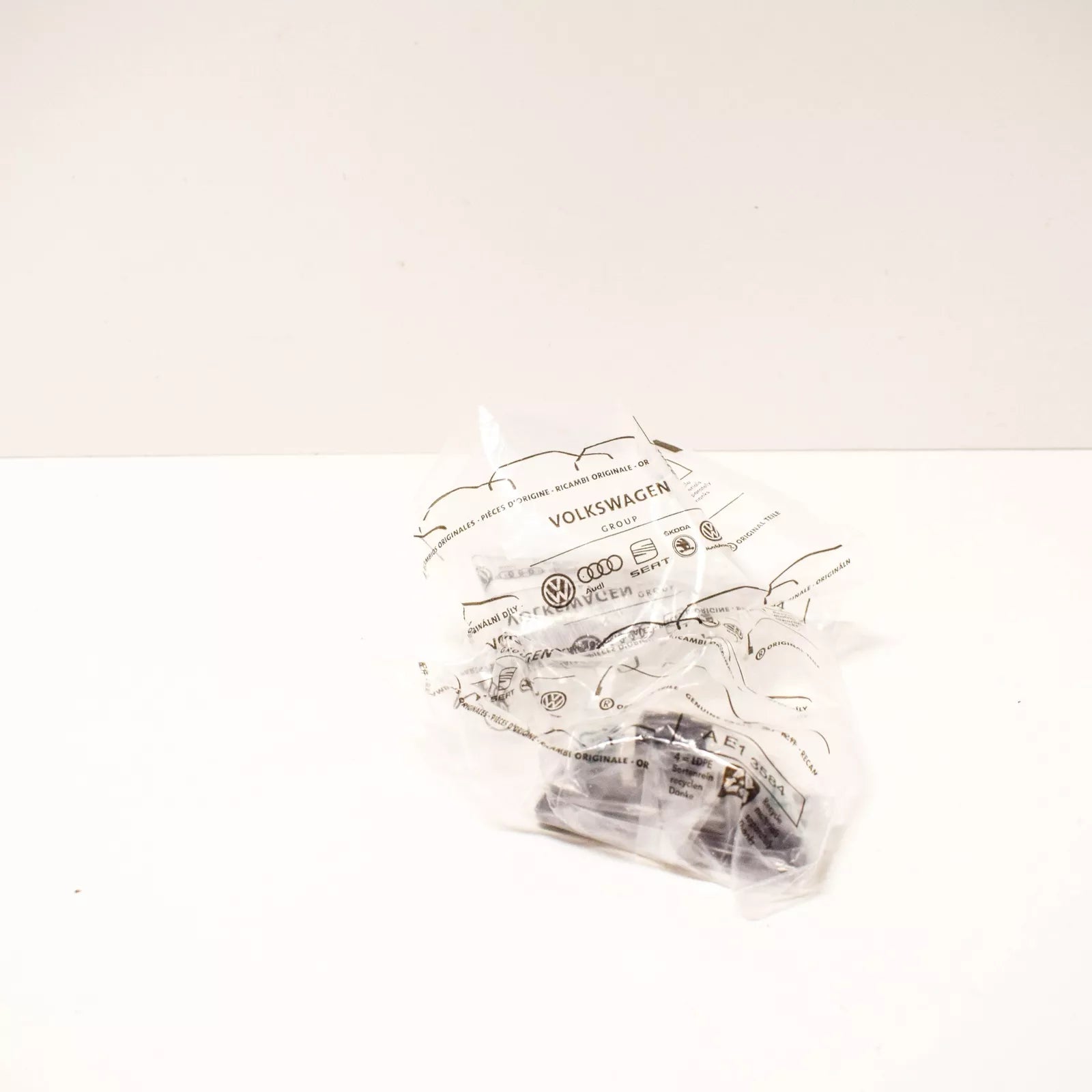 NEW AUDI TT 8J LICENSE NUMBER PLATE LIGHT 8T0943021A ORIGINAL