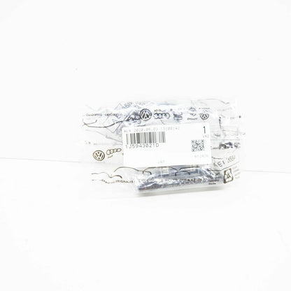 NEW VOLKSWAGEN BORA LICENSE PLATE LIGHT 1J5943021D 2005 ORIGINAL