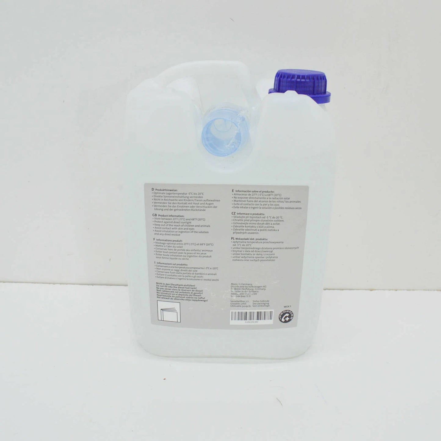 NEW VOLKSWAGEN AD BLUE 5 LITER EMISSION FLUID G052910M3 ORIGINAL