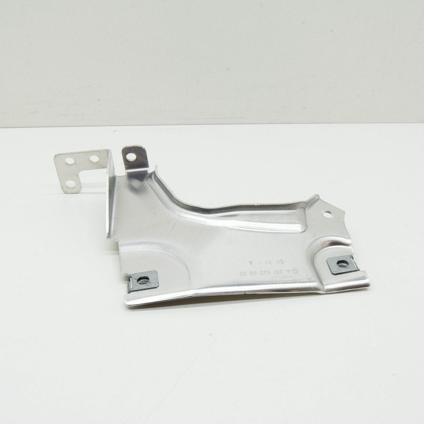 NEW MERCEDES-BENZ CLS C257 FRONT RIGHT BUMPER BRACE A2576220000 ORIGINAL