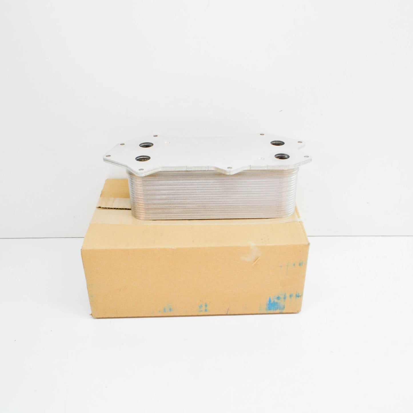 NEW AUDI R8 4S ENGINE OIL COOLER 07L117021M ORIGINAL