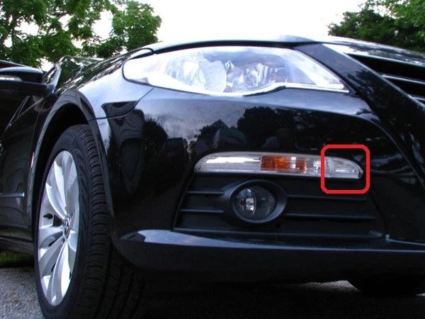 NEW VW PASSAT CC FRONT BUMPER O/S RIGHT CLEAR TURN SIGNAL REFLECTOR