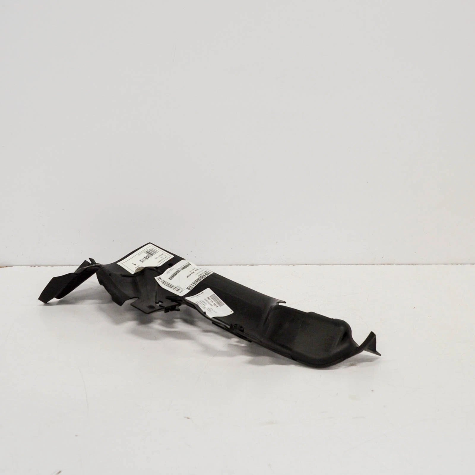 NEW AUDI A3 8V AIR DUCT LEFT DEFLECTOR 8V0121283B ORIGINAL