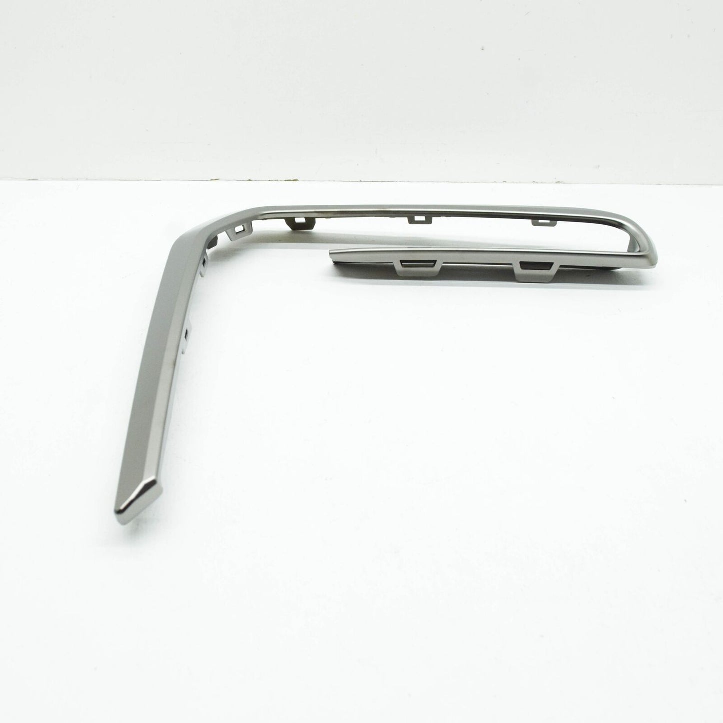 new bmw x7 g07 front bumper grille left finisher 51118092883 8092883 original