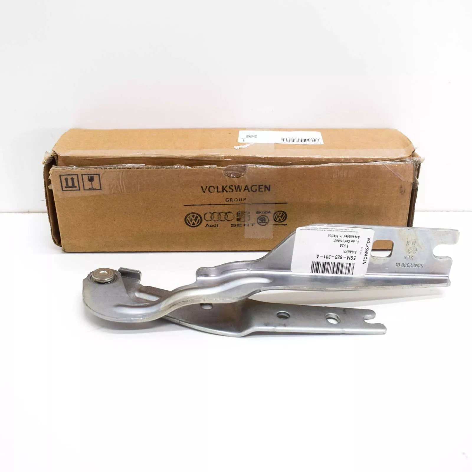 NEW VOLKSWAGEN GOLF MK7 5G FRONT RIGHT BONNET HOOD HINGE 5GM823302A ORIGINAL