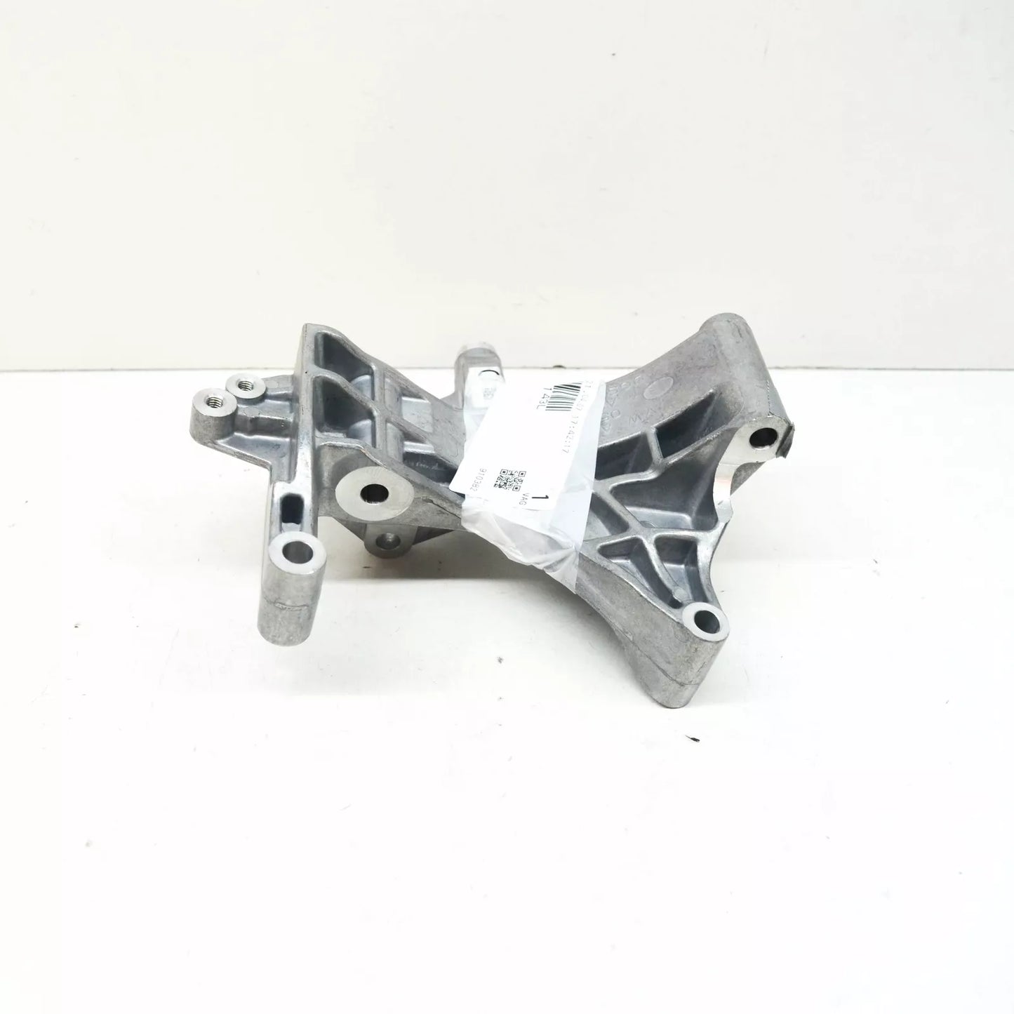 NEW AUDI Q7 4M ALTERNATOR BRACKET HOLDER 057903143L