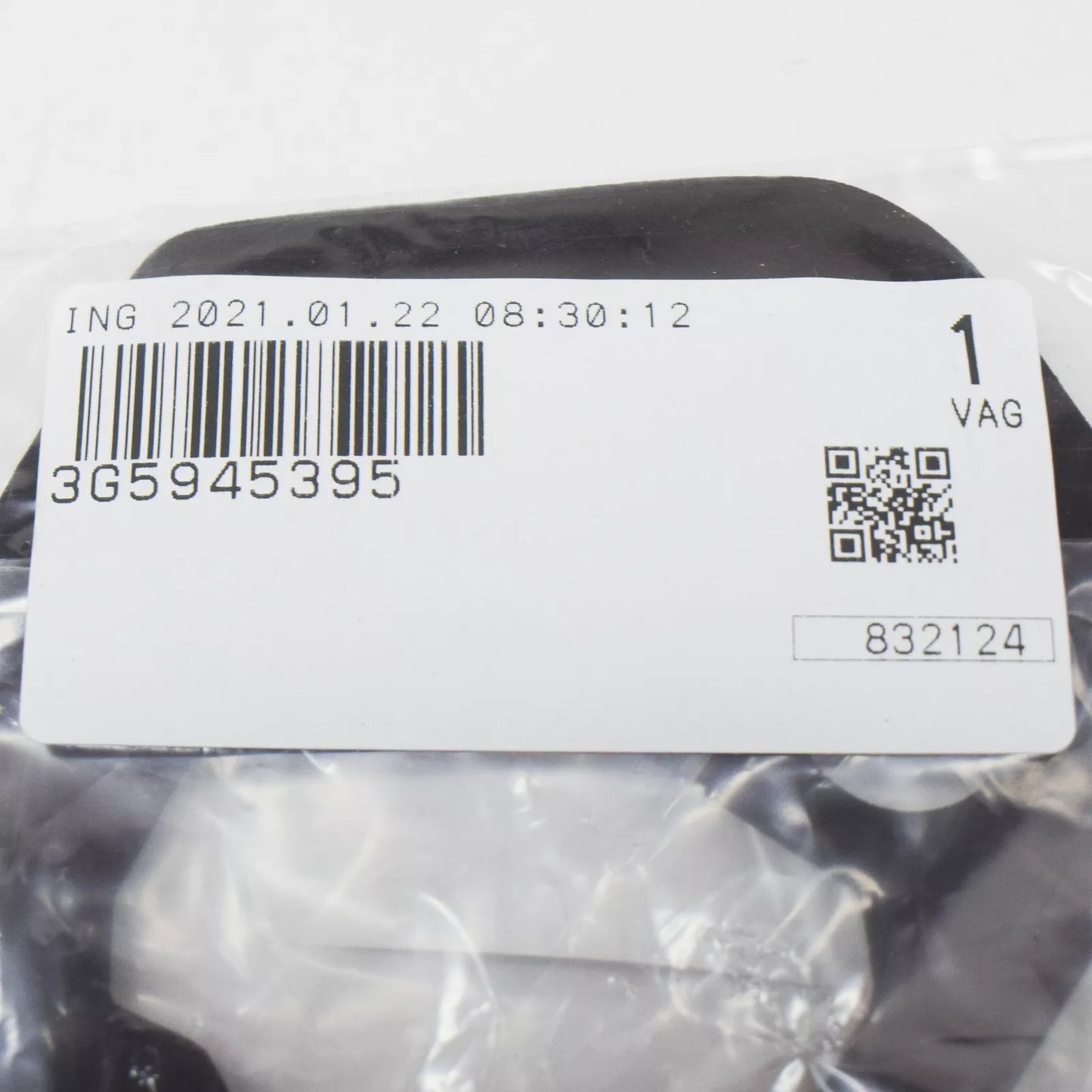 NEW VOLKSWAGEN PASSAT B8 REAR INNER TAIL LIGHT SEAL 3G5945395 ORIGINAL