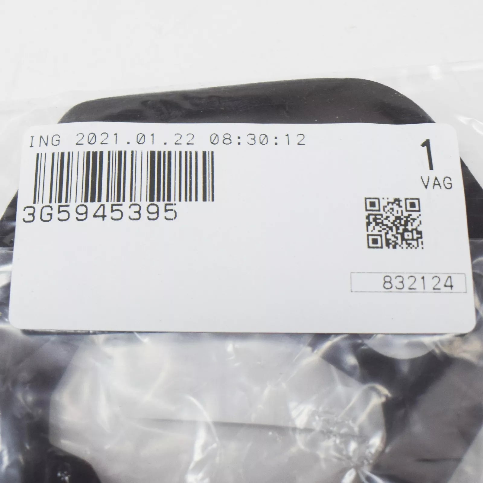 NEW VOLKSWAGEN PASSAT B8 REAR INNER TAIL LIGHT SEAL 3G5945395 ORIGINAL