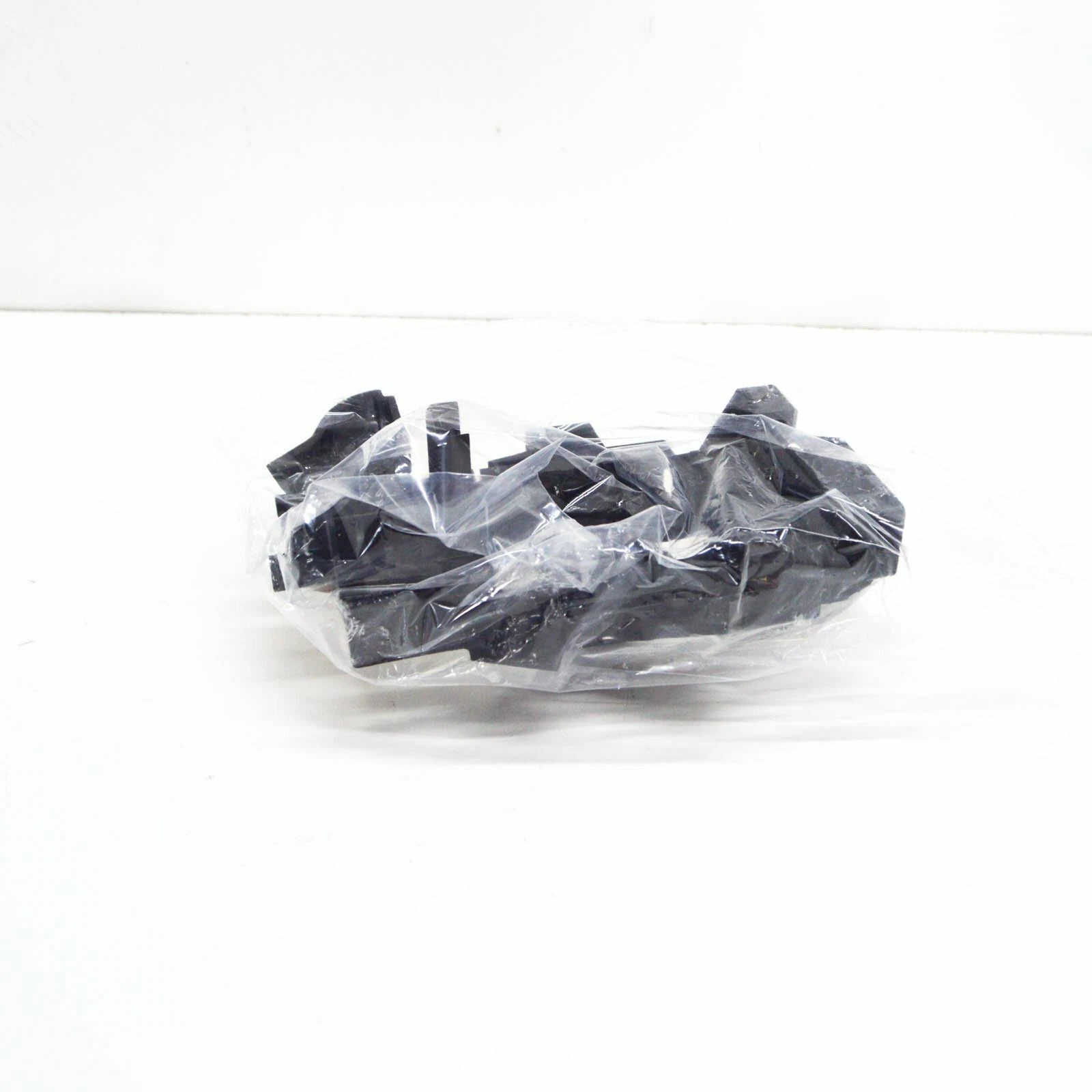 NEW BMW 7 G11 G12 LOWER LEFT RADIATOR MODULE MOUNT BRACKET 17118632127 ORIGINAL