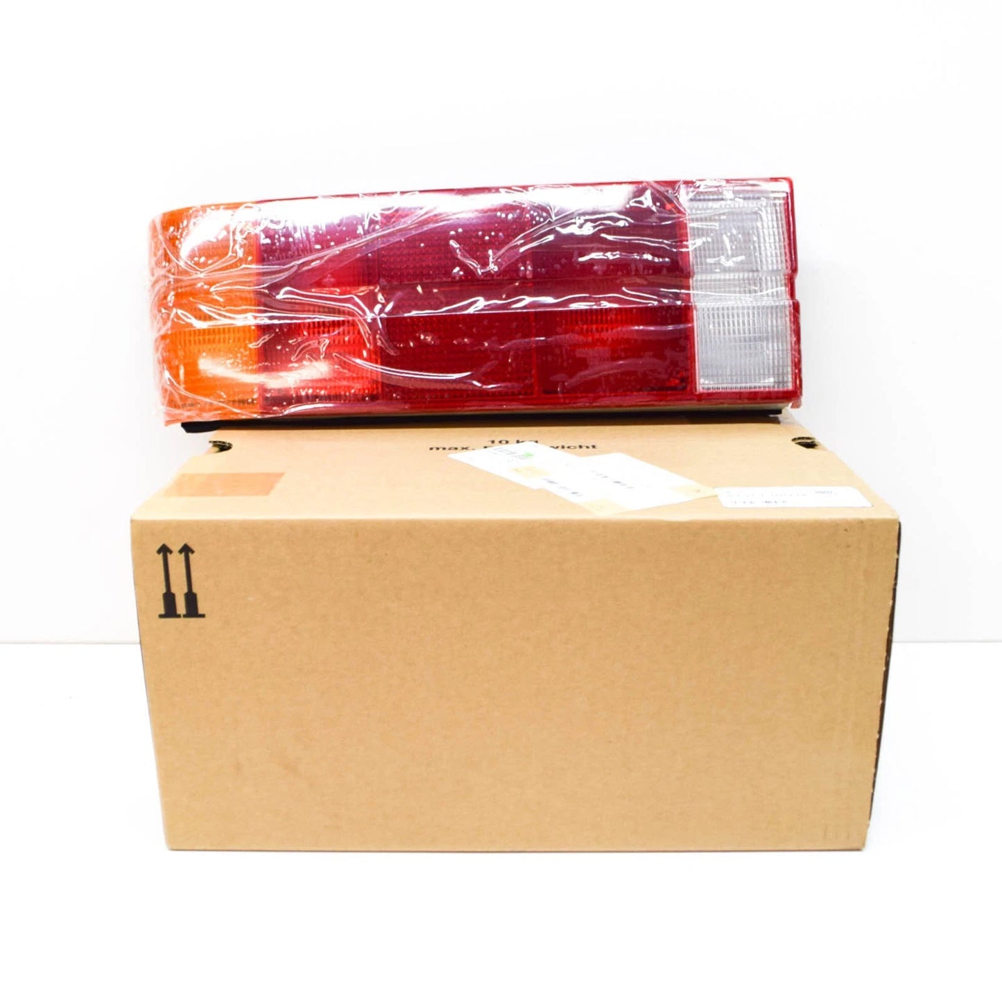 NEW BMW 3 E30 REAR RIGHT TAIL LIGHT WITH FOG LIGHT 63211370678 1370678 ORIGINAL