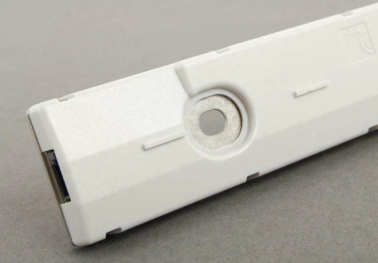 NEW AUDI Q7 4L LEFT C-PILLAR ANTENNA AMPLIFIER 4L0035225AE ORIGINAL