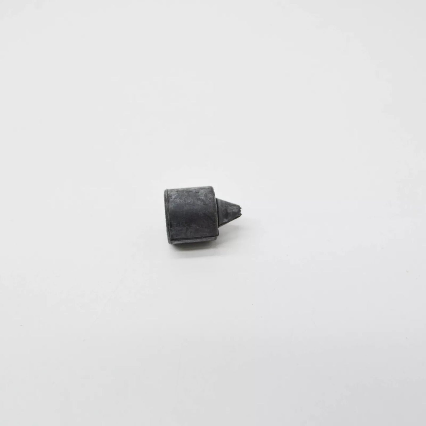 NEW VOLKSWAGEN GOLF MK8 FRONT BONNET STOP BUFFER 3D0823429B ORIGINAL