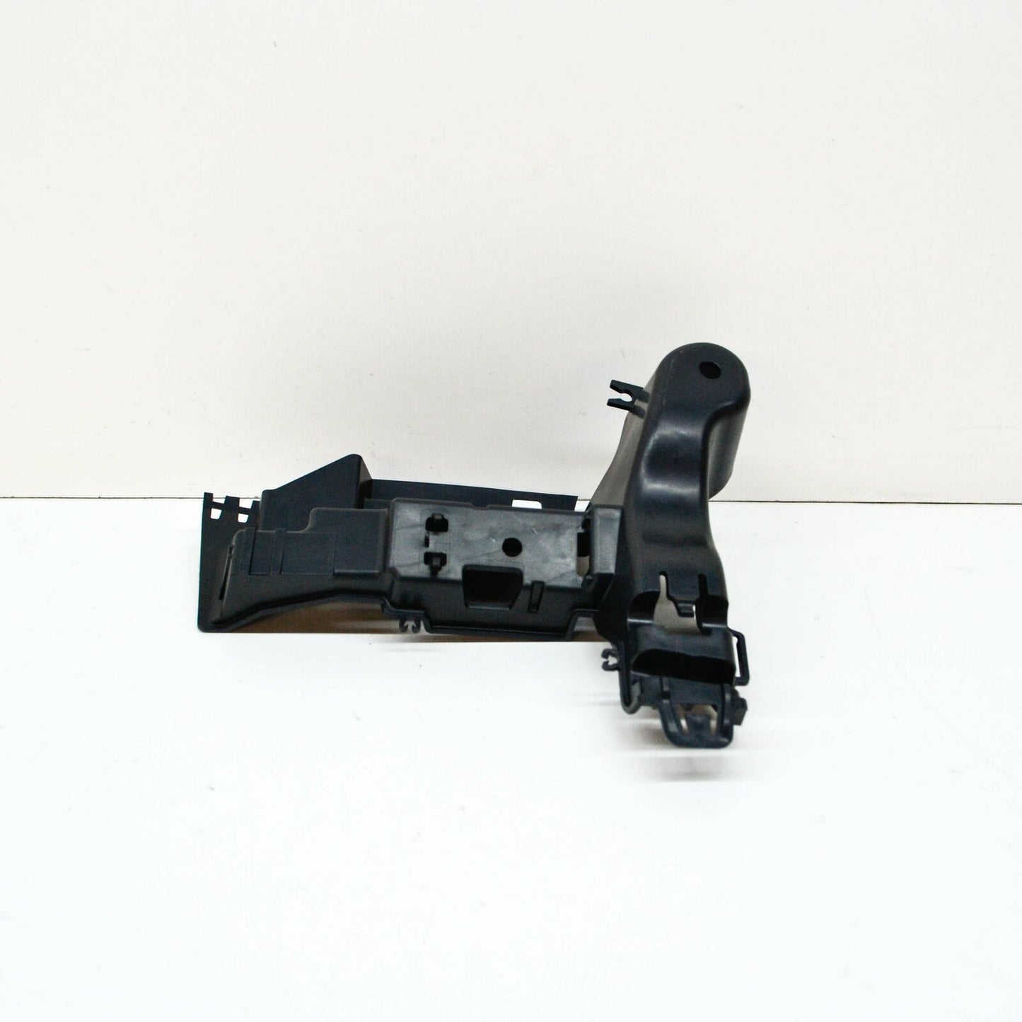 NEW MB GLC X253 FRONT LEFT LOWER BUMPER BRACKET AMG A2538851806 ORIGINAL