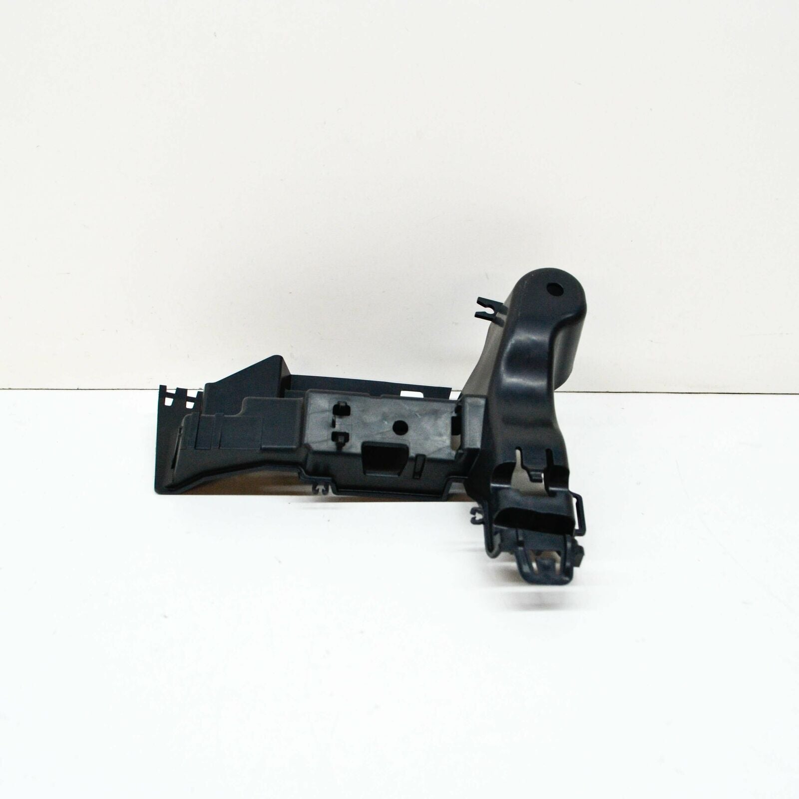 NEW MB GLC X253 FRONT LEFT LOWER BUMPER BRACKET AMG A2538851806 ORIGINAL