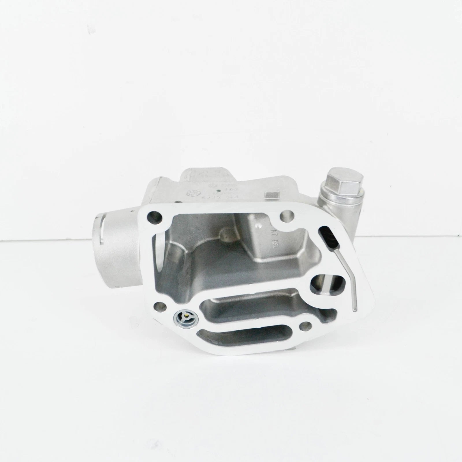 NEW VOLKSWAGEN BEETLE 9C OIL FILTER BRACKET 06A115405BP ORIGINAL