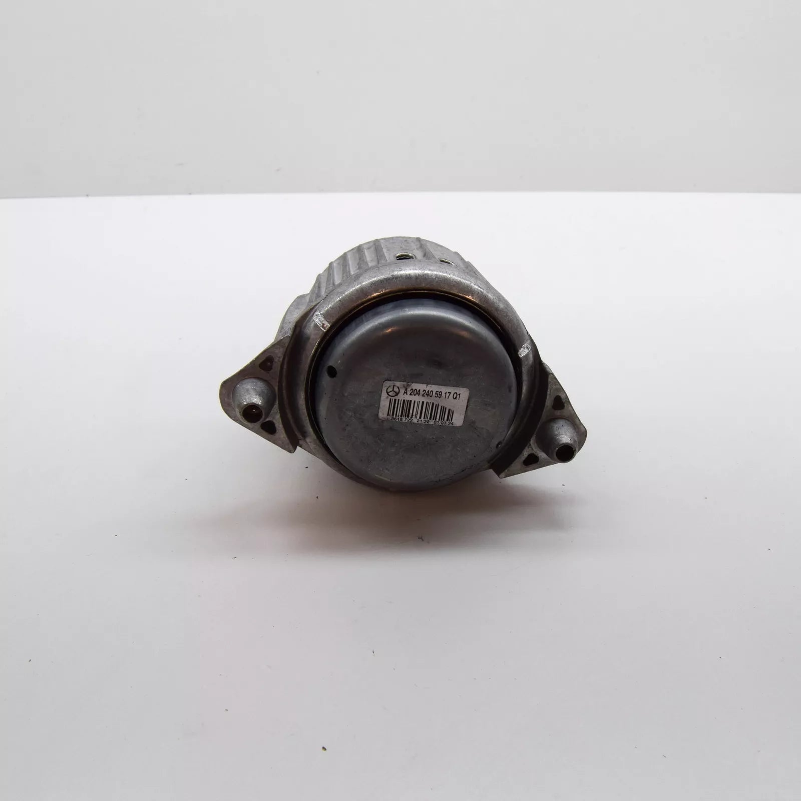 NEW MERCEDES-BENZ C W204 FRONT RIGHT ENGINE SUPPORT A2042405917 ORIGINAL