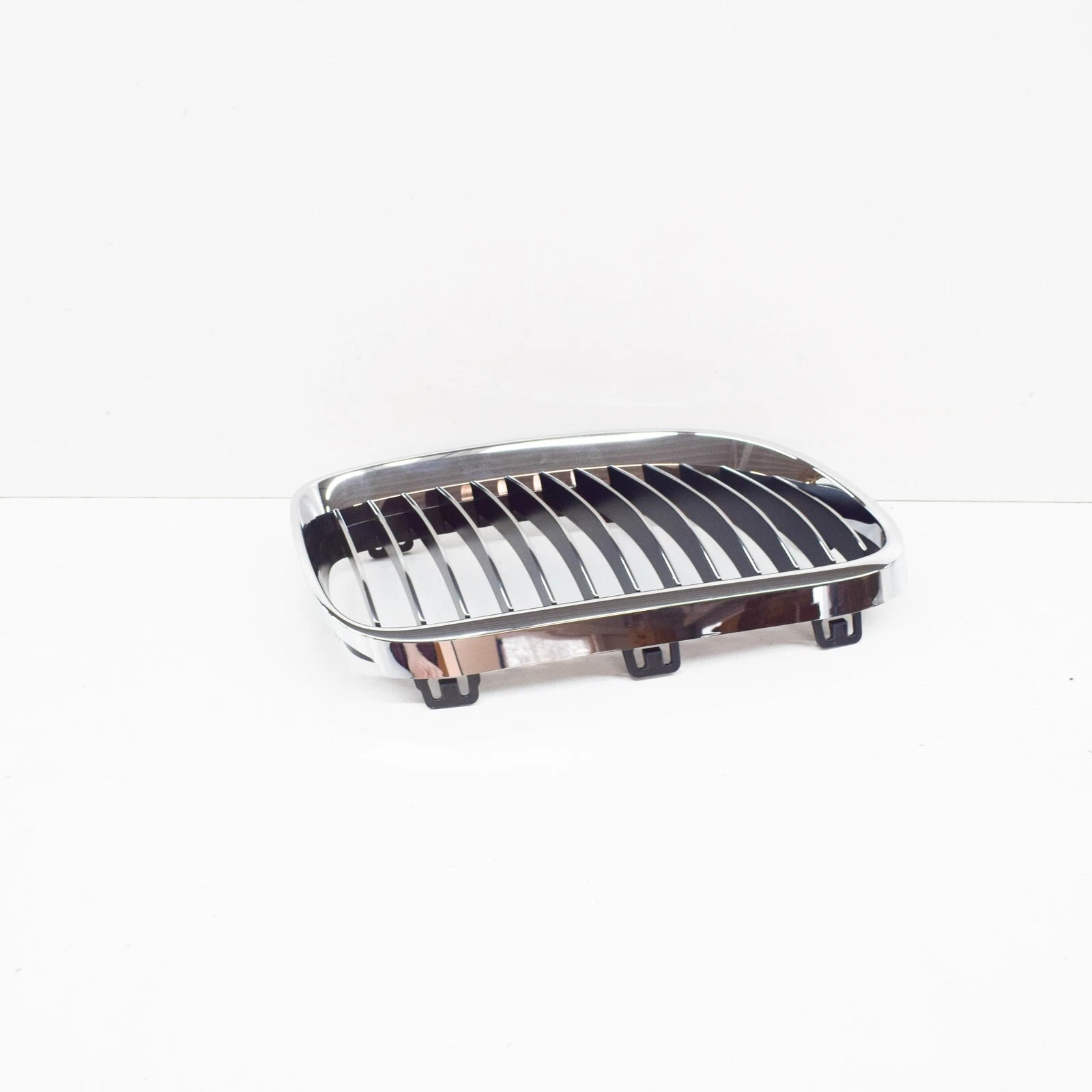 NEW BMW 3 COUPE E92 FRONT RADIATOR RIGHT BLACK CHROME GRILLE 51137254972