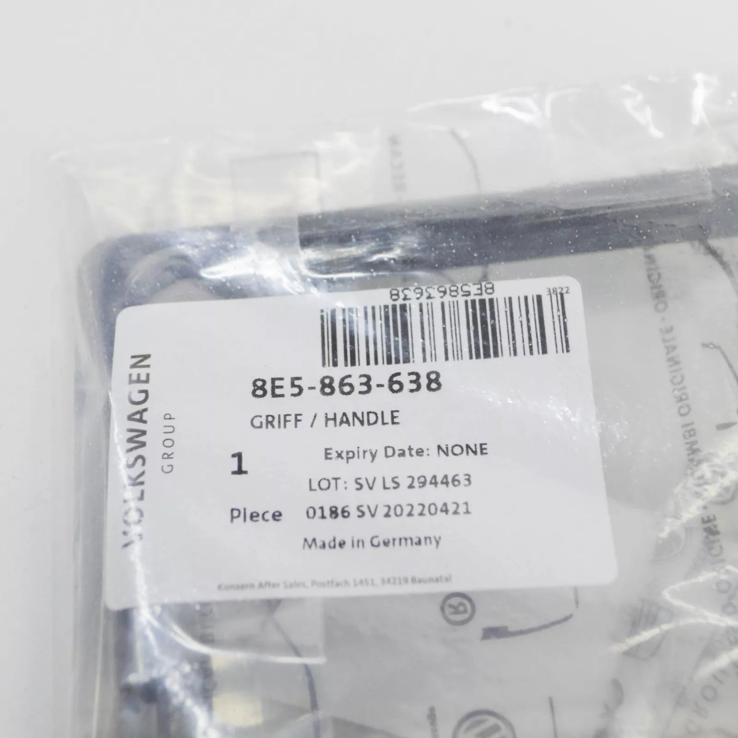 NEW AUDI A4 B7 LUGGAGE COMPARTMENT LOWER HANDLE COVER 8E5863638