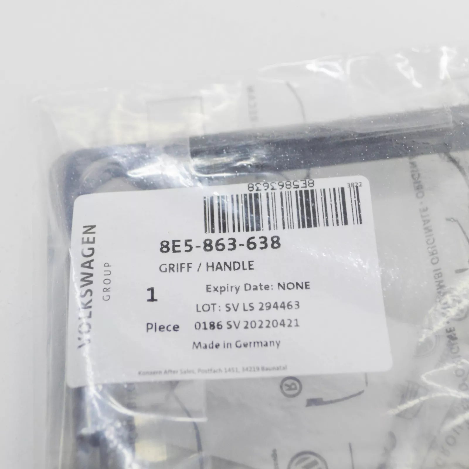 NEW AUDI A4 B7 LUGGAGE COMPARTMENT LOWER HANDLE COVER 8E5863638