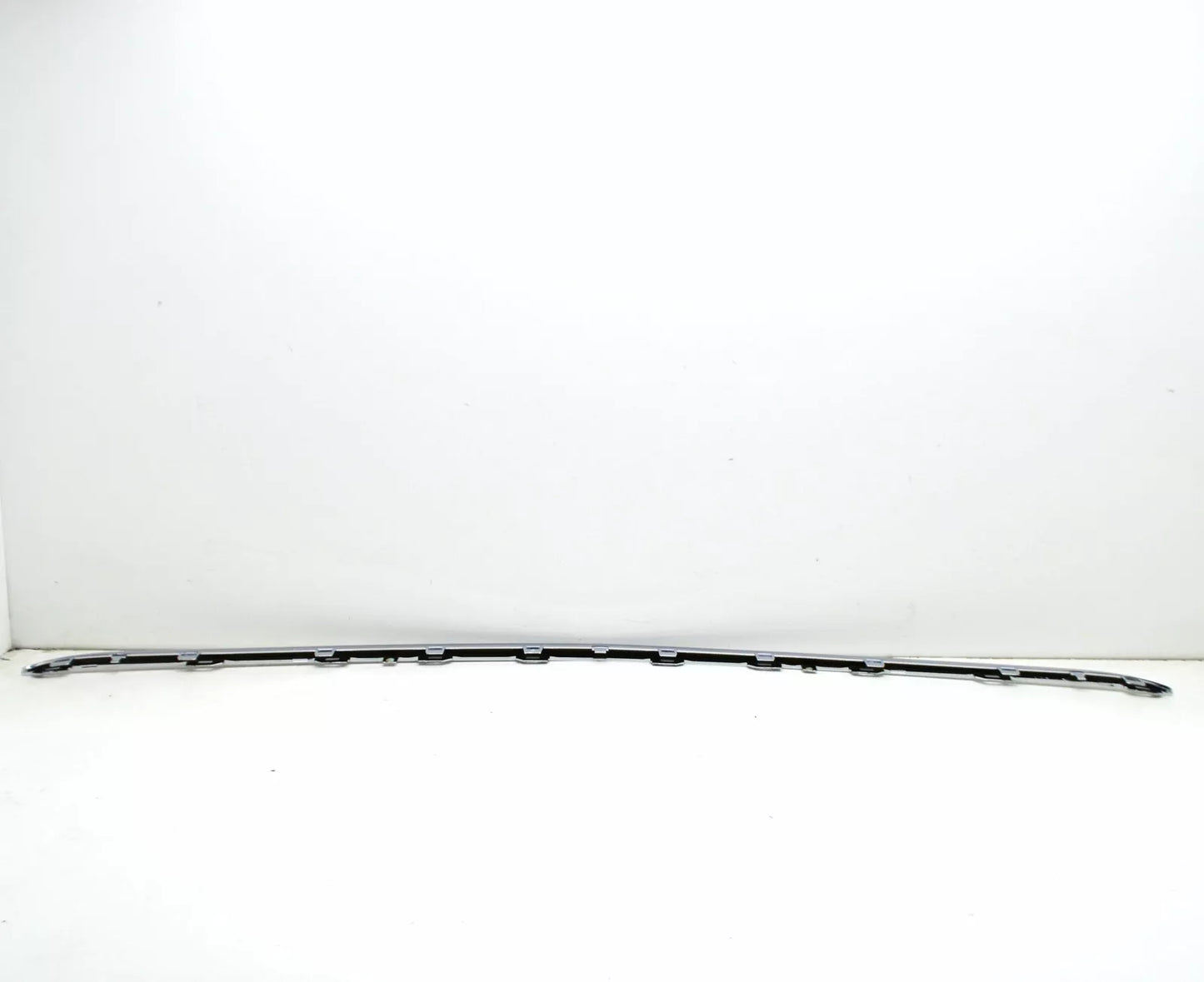 NEW MERCEDES-BENZ CLS C218 FRONT BUMPER CENTER MOLDING A2188851374