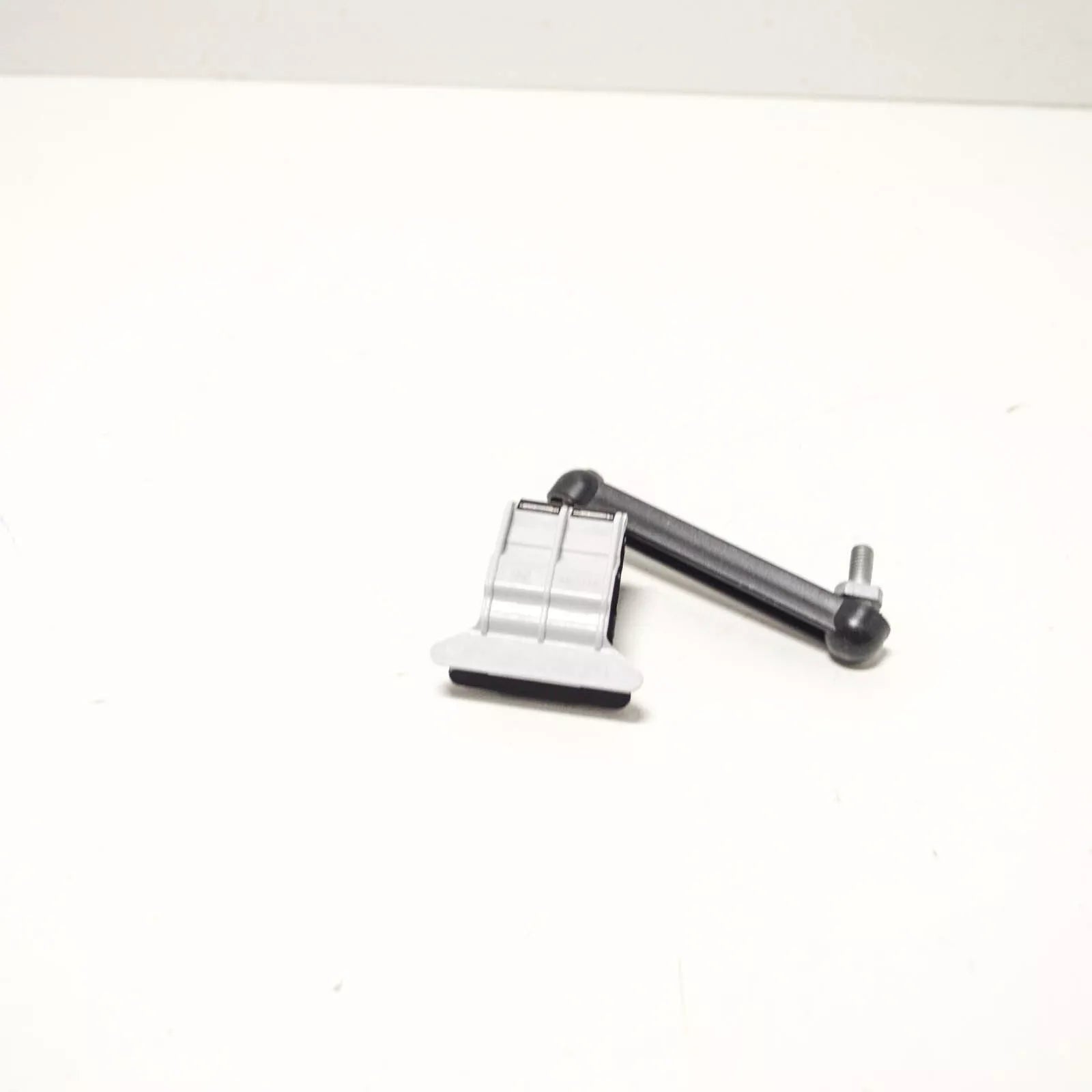 NEW BMW 1 F21 FRONT LEFT HEIGHT LEVEL SENSOR BRACKET 37146891166 2015 ORIGINAL