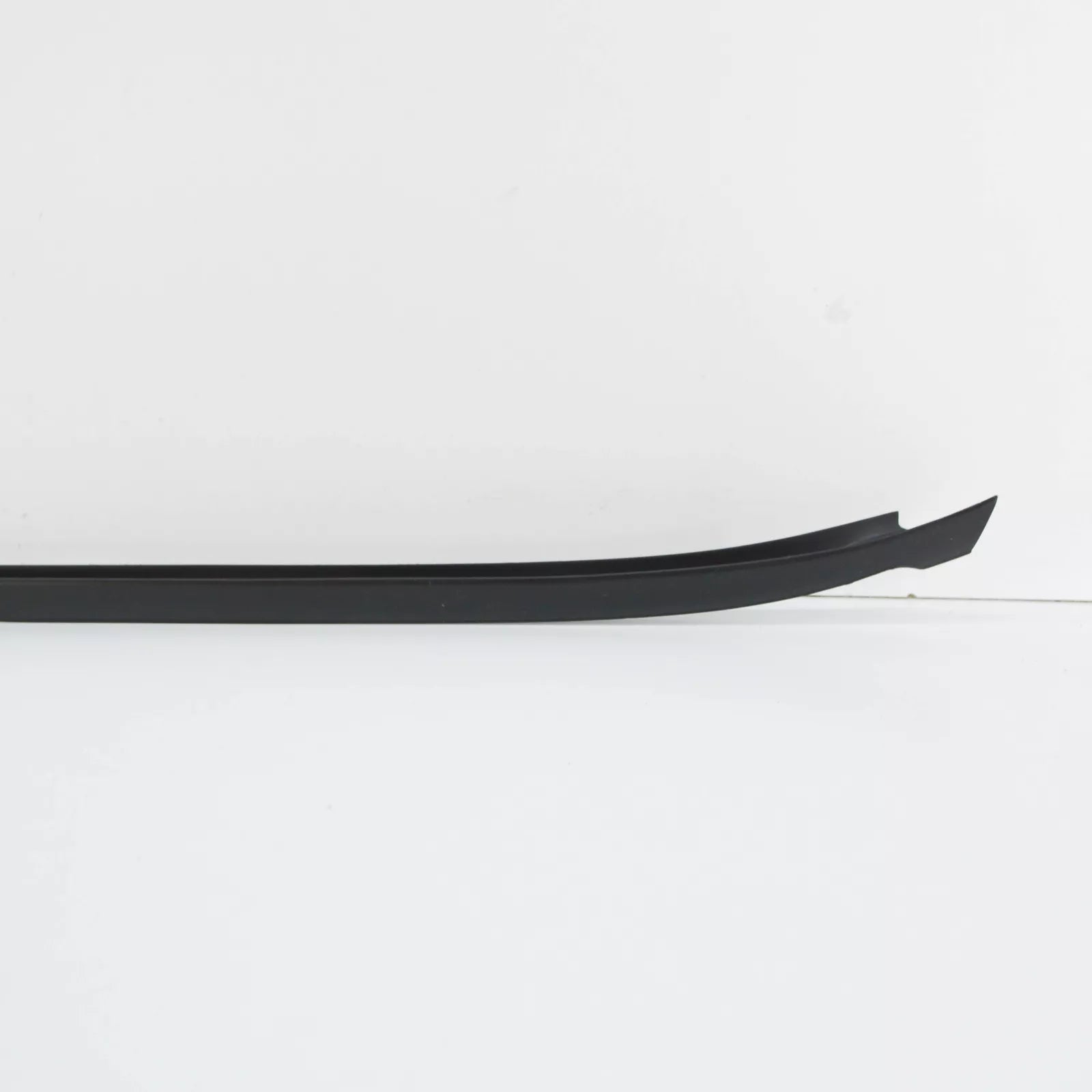 NEW VW TOUAREG 7L FRONT RIGHT WINDSHIELD MOLDING 7L68543289B9 ORIGINAL