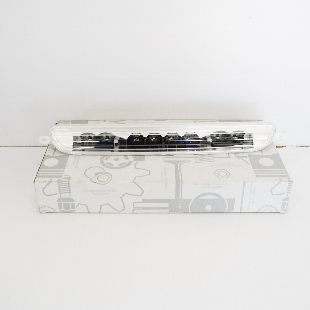 NEW MERCEDES BENZ CLS C218 REAR FOG LIGHT A2189062100 ORIGINAL