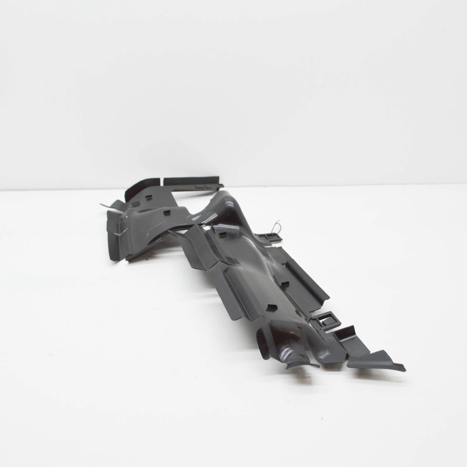 NEW AUDI A4 B9 RADIATOR LEFT OUTER DUCT 8W0121283AM ORIGINAL