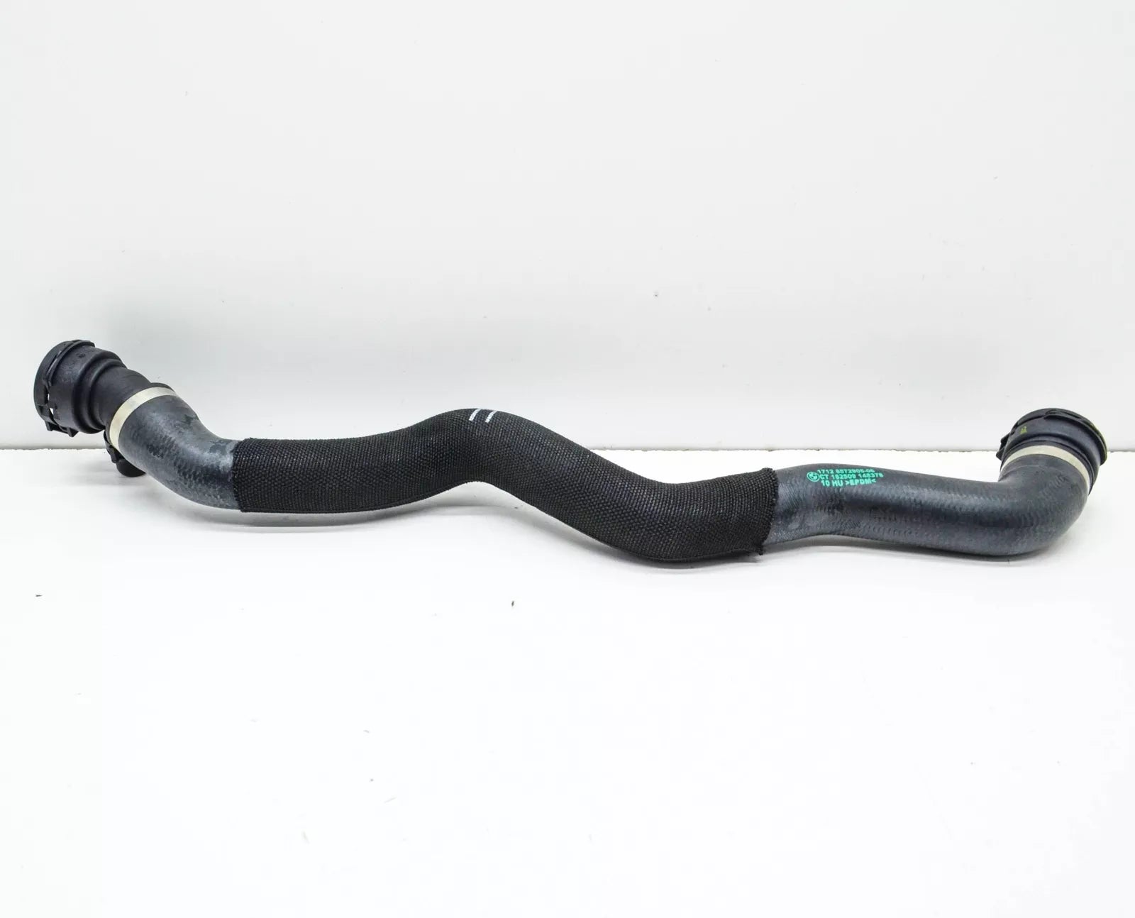 NEW BMW 5 G30 RIGHT SIDE WATER COOLING RADIATOR HOSE 17128572905 ORIGINAL