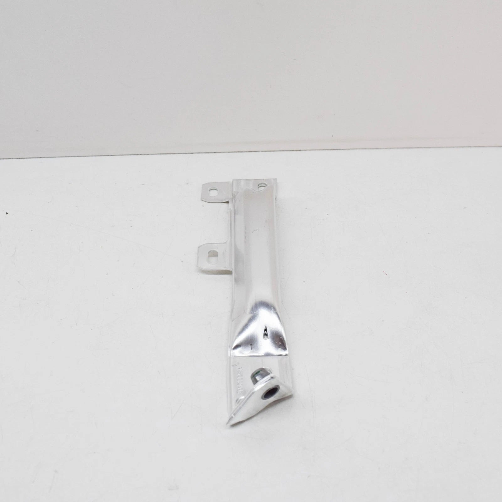 NEW BMW 5 F10 FRONT BUMPER RIGHT BRACKET CONNECTOR 51117158894 2015 ORIGINAL