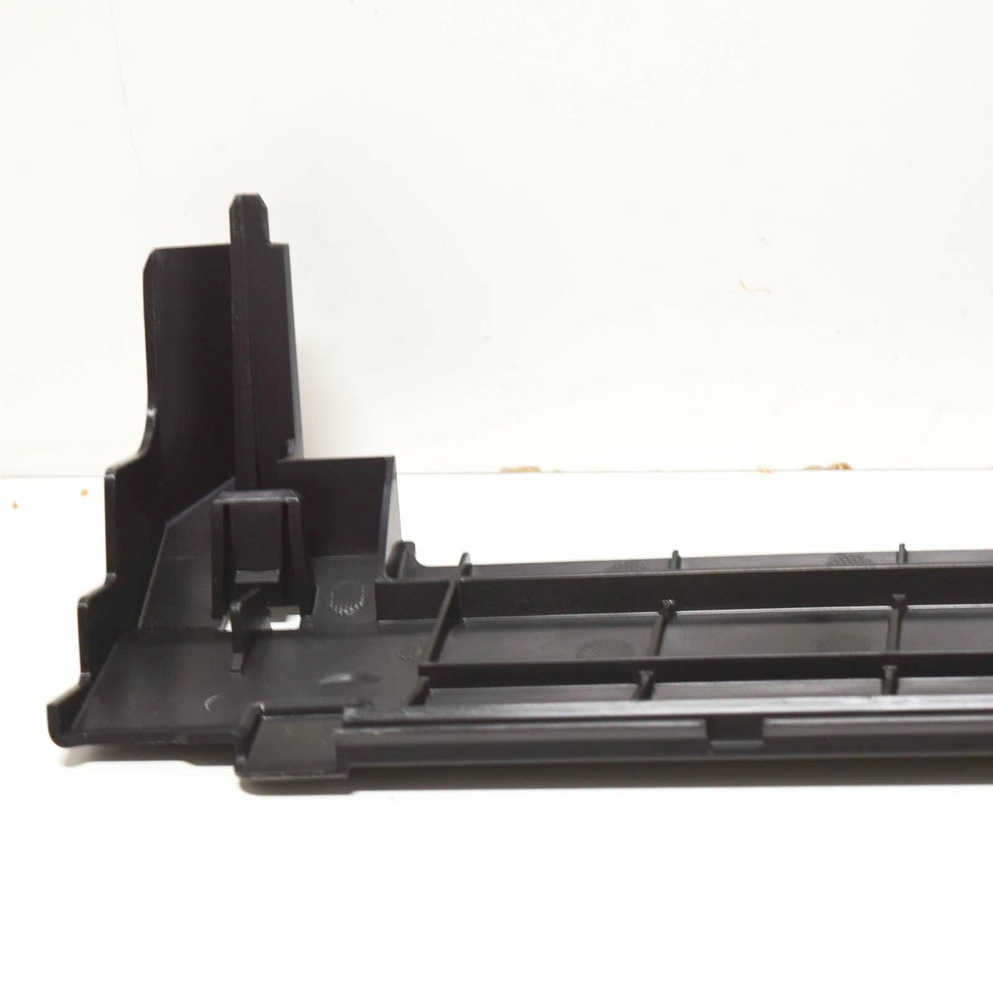 NEW BMW X7 G07 RADIATOR TOP COVER BRACKET 17118655766 8655766 ORIGINAL