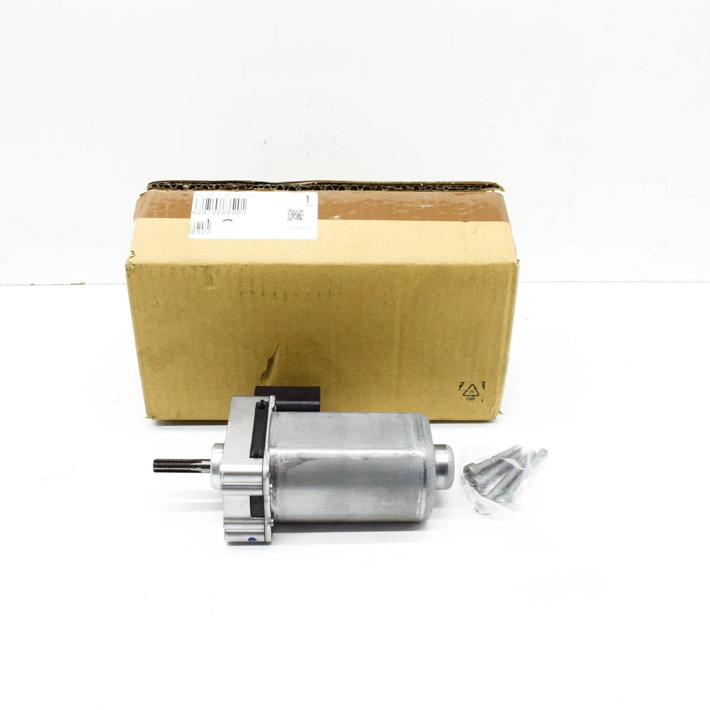 NEW MERCEDES-BENZ CLA COUPE C118 REAR AXLE ACTUATOR MOTOR A2479060903