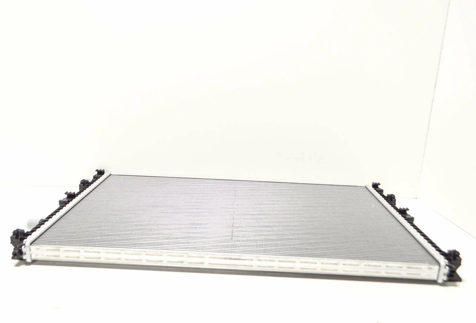 NEW AUDI Q7 4M MK2 AUXILIARY RADIATOR 4M0145804AA ORIGINAL