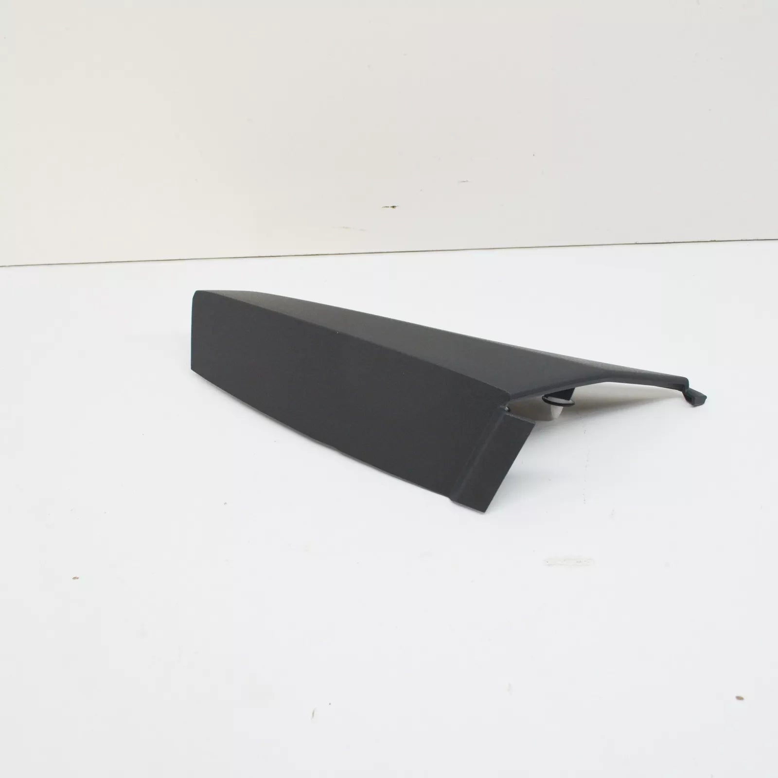 NEW MB SPRINTER W907 FRONT LEFT FENDER REAR STRIP A91069000009K83