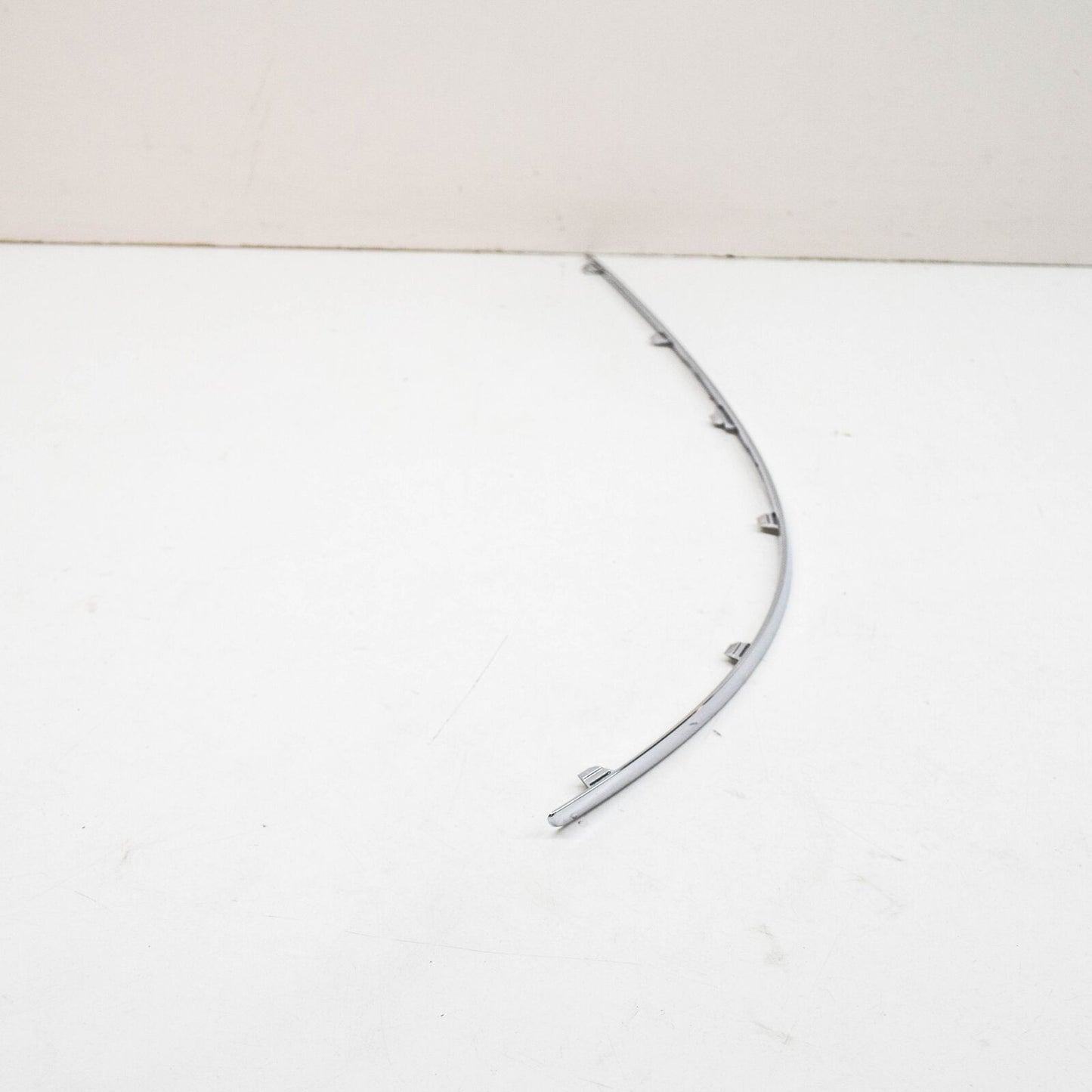 NEW MERCEDES-BENZ B W245 FRONT BUMPER LEFT TRIM STRIP A1698851374 ORIGINAL