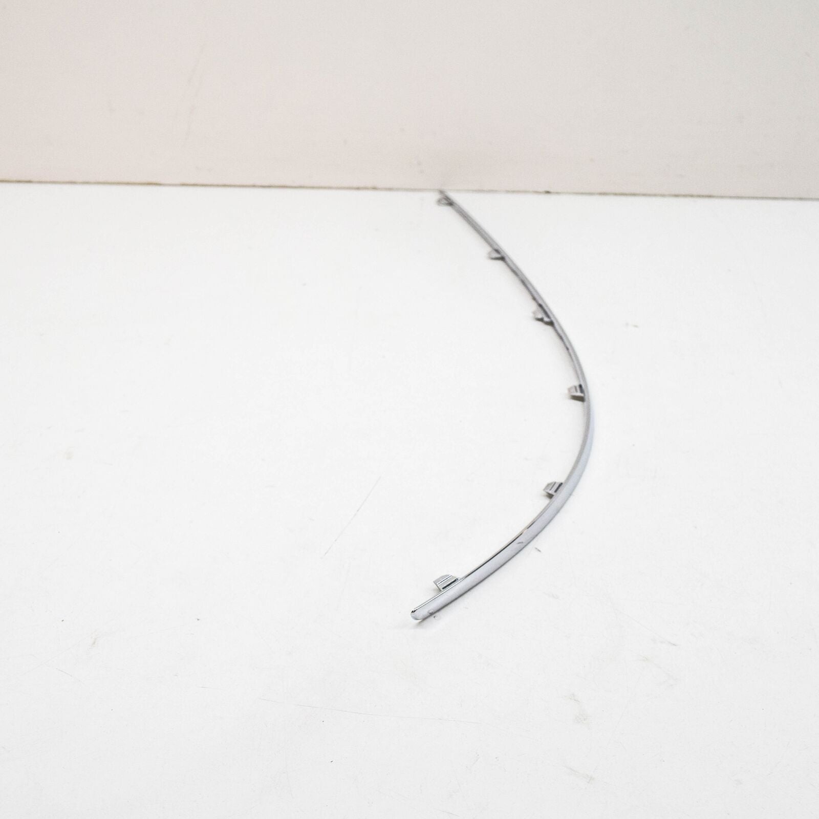 NEW MERCEDES-BENZ B W245 FRONT BUMPER LEFT TRIM STRIP A1698851374 ORIGINAL