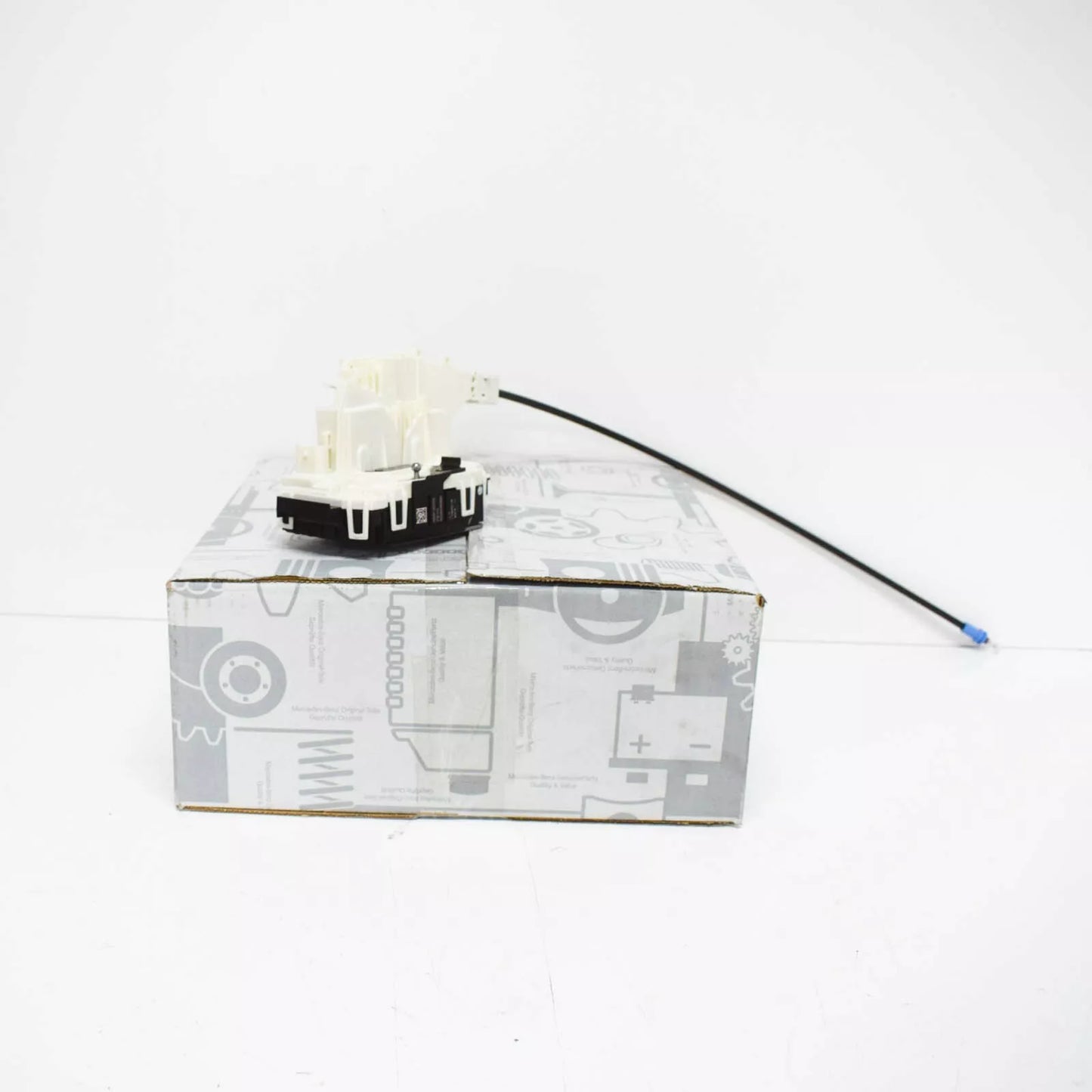 NEW MERCEDES-BENZ SPRINTER 906 FRONT RIGHT DOOR LOCK LHD A9067202035