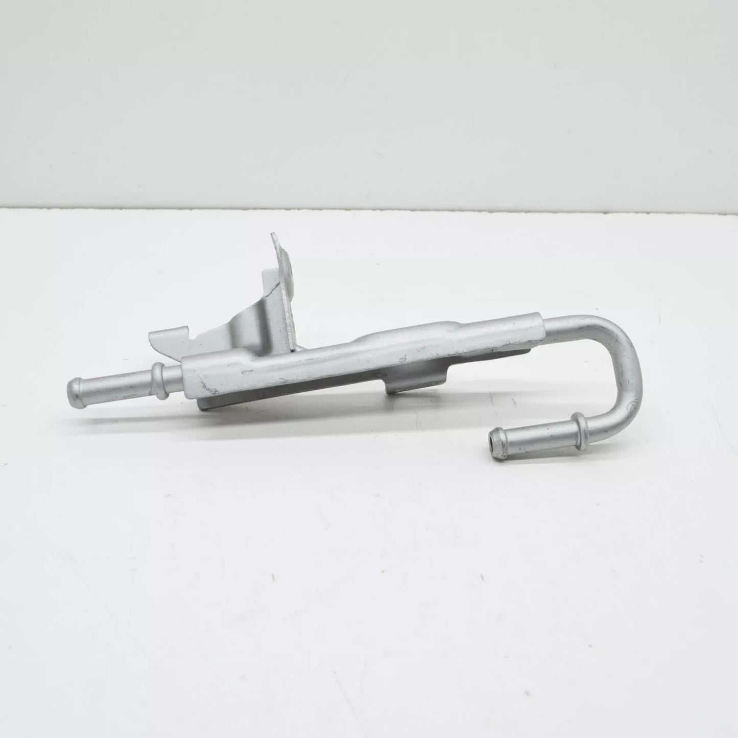 NEW MERCEDES-BENZ E W213 REAR RIGHT EXHAUST HANGER BRACKET A2134922600 ORIGINAL