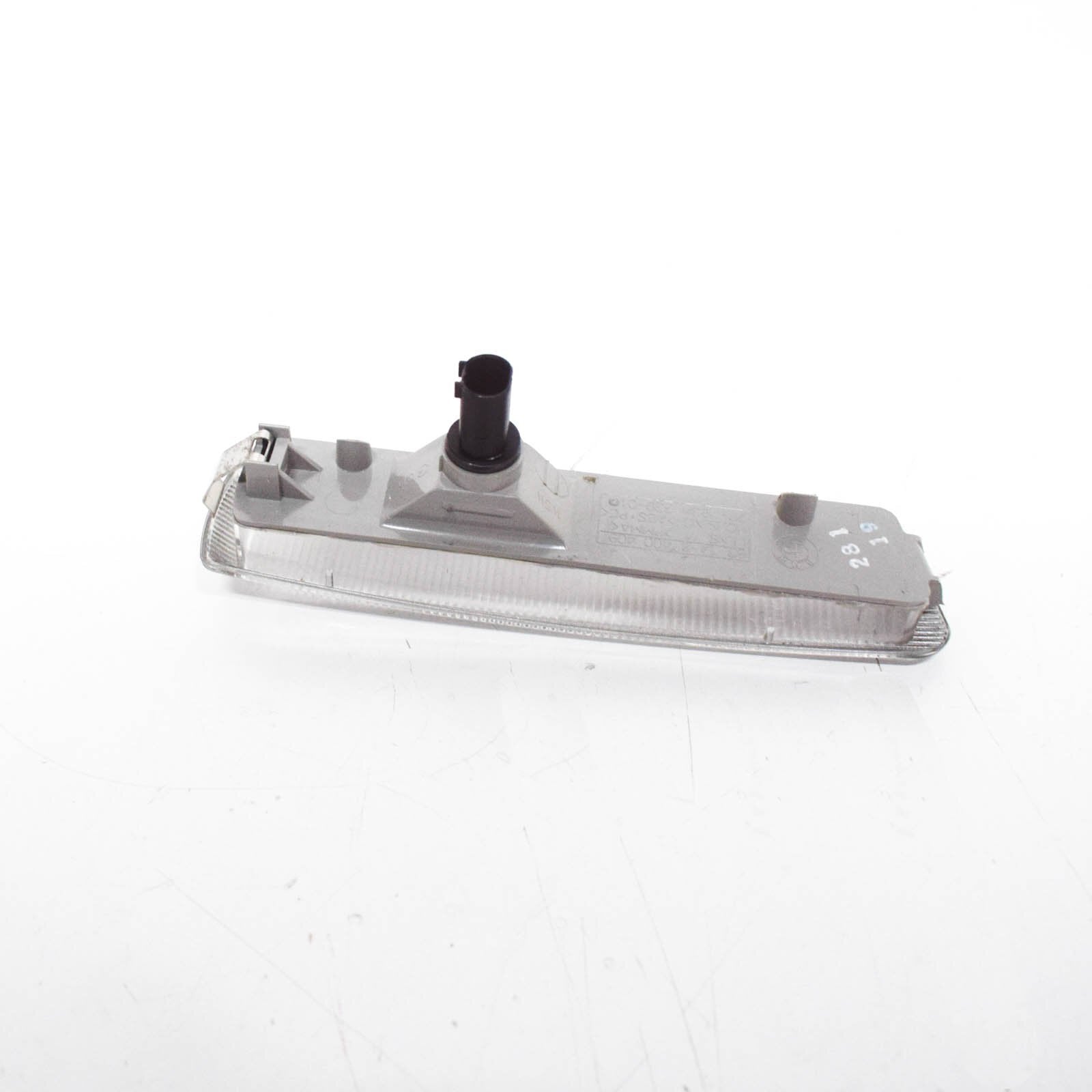 new bmw z3 e36 front bumper left side reflector 63148400409 8400409 original