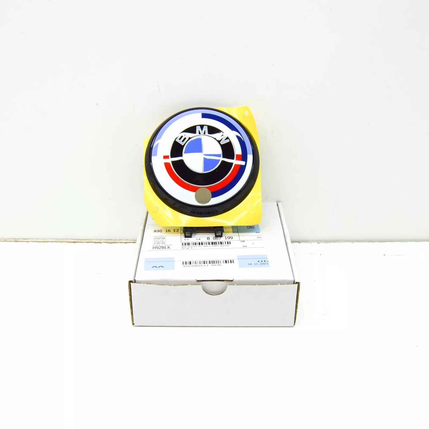 NEW BMW 4 COUPE G22 REAR TRUNK BOOTLID BADGE 51148087199 ORIGINAL