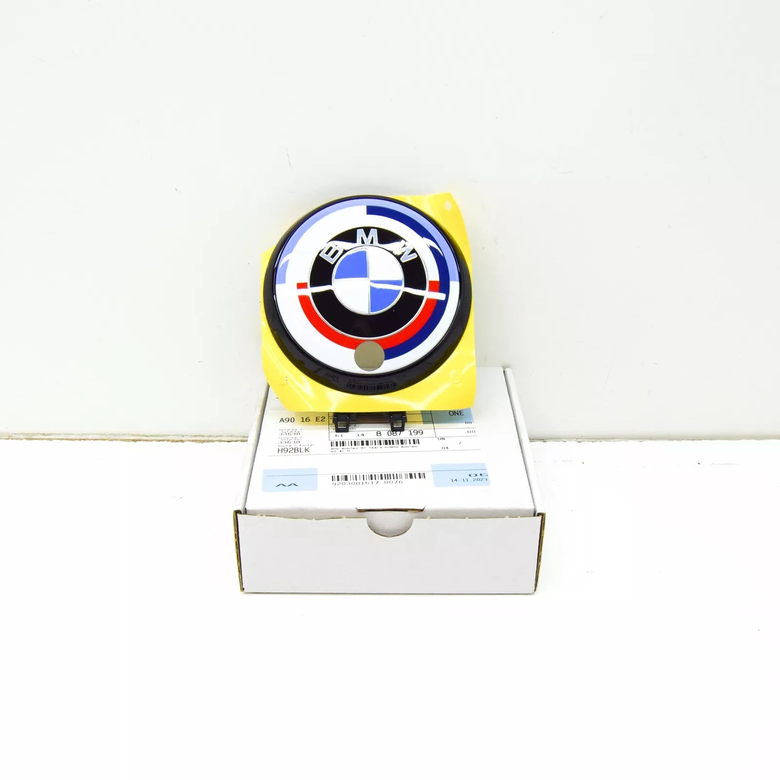 NEW BMW 4 COUPE G22 REAR TRUNK BOOTLID BADGE 51148087199 ORIGINAL