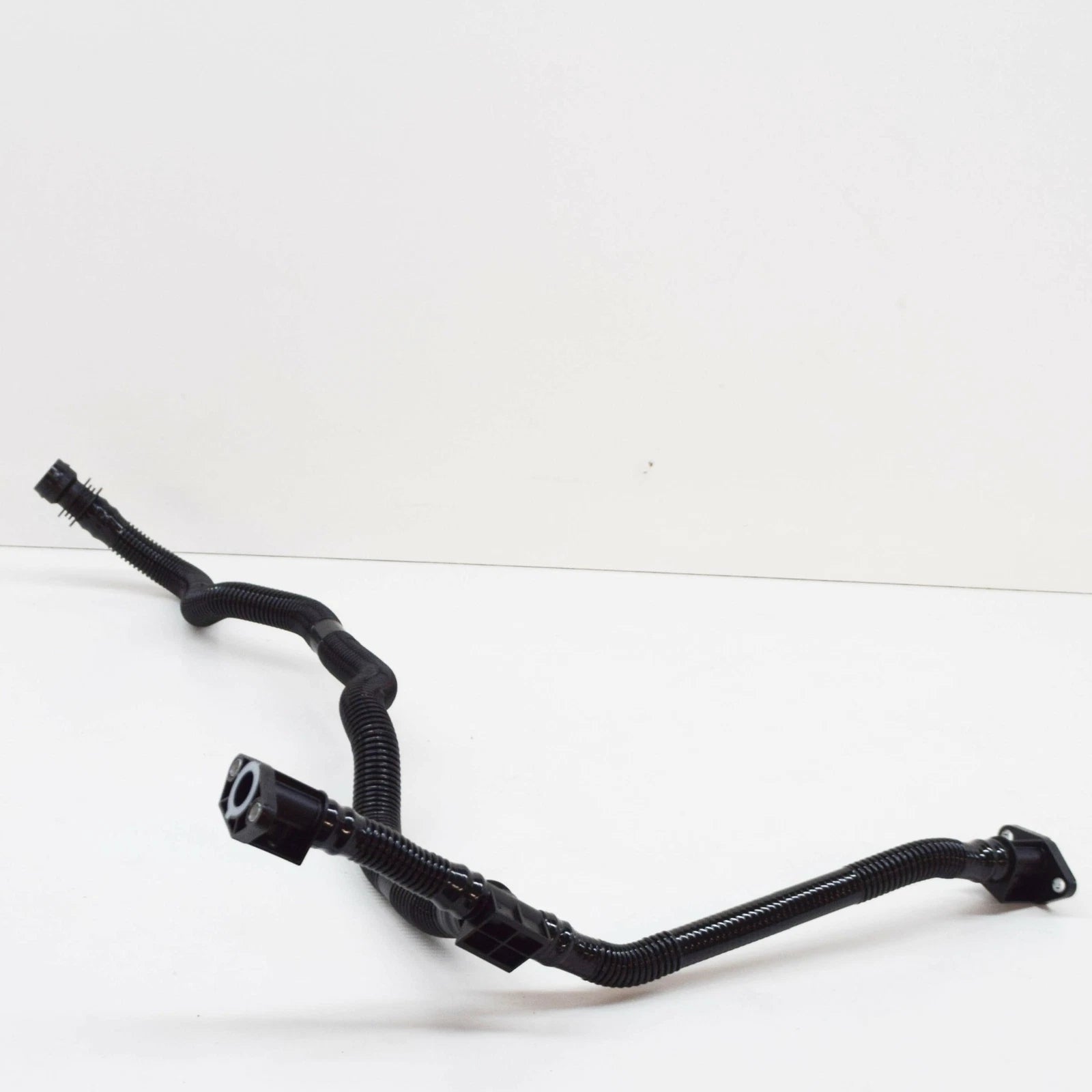 NEW AUDI A4 B8 SECONDARY AIR PUMP CONNECTING PIPE 06E131143AJ