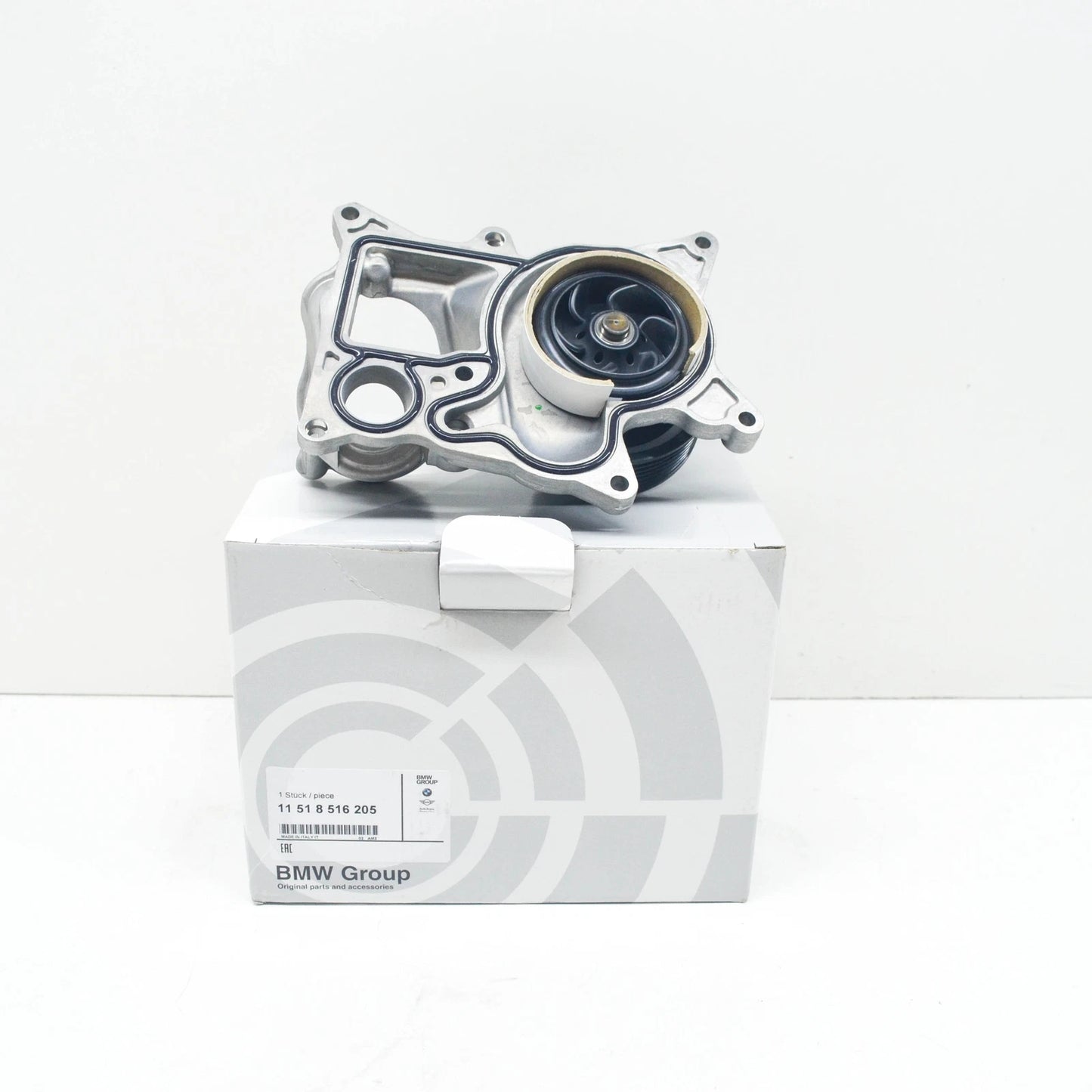 NEW BMW E70N E71 F01N F02N F06 F06N F07 X5 WATER PUMP 8516205 11518516205