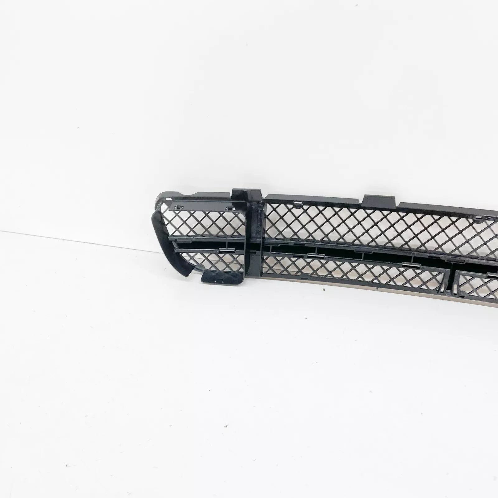 NEW BMW 5 E39 M-TECHNIC FRONT BUMPER CENTER GRILL MESH 51112495280 2495280