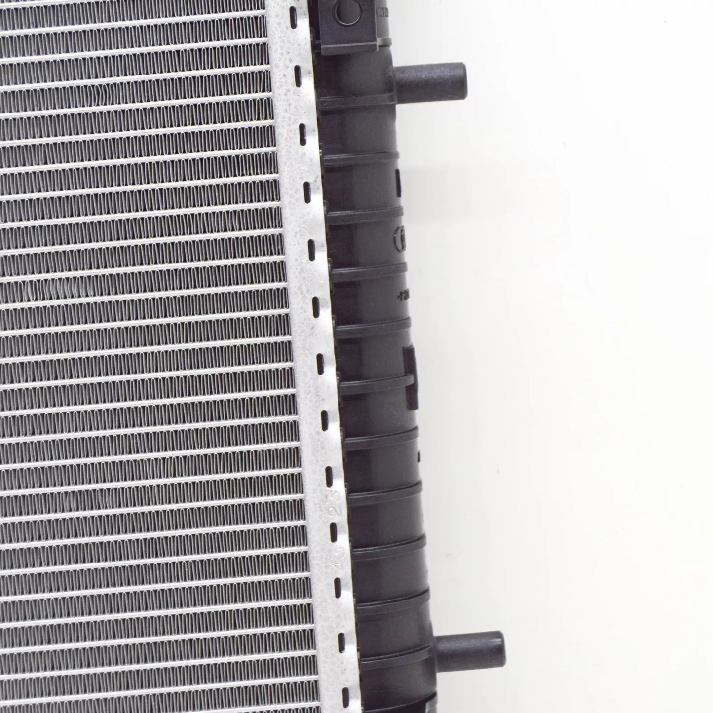 NEW AUDI R8 4S LEFT ENGINE ADDITIONAL COOLER FOR COOLANT 4S0121252B ORIGINAL