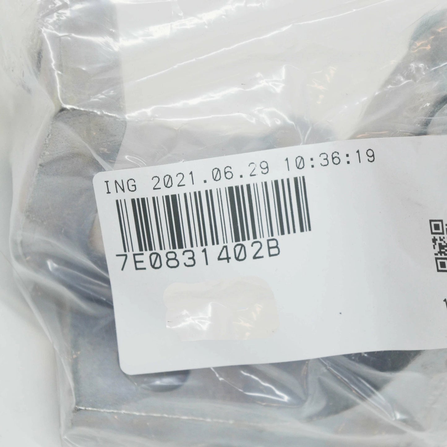 NEW VOLKSWAGEN TRANSPORTER T6 FRONT RIGHT DOOR UPPER HINGE 7E0831402B