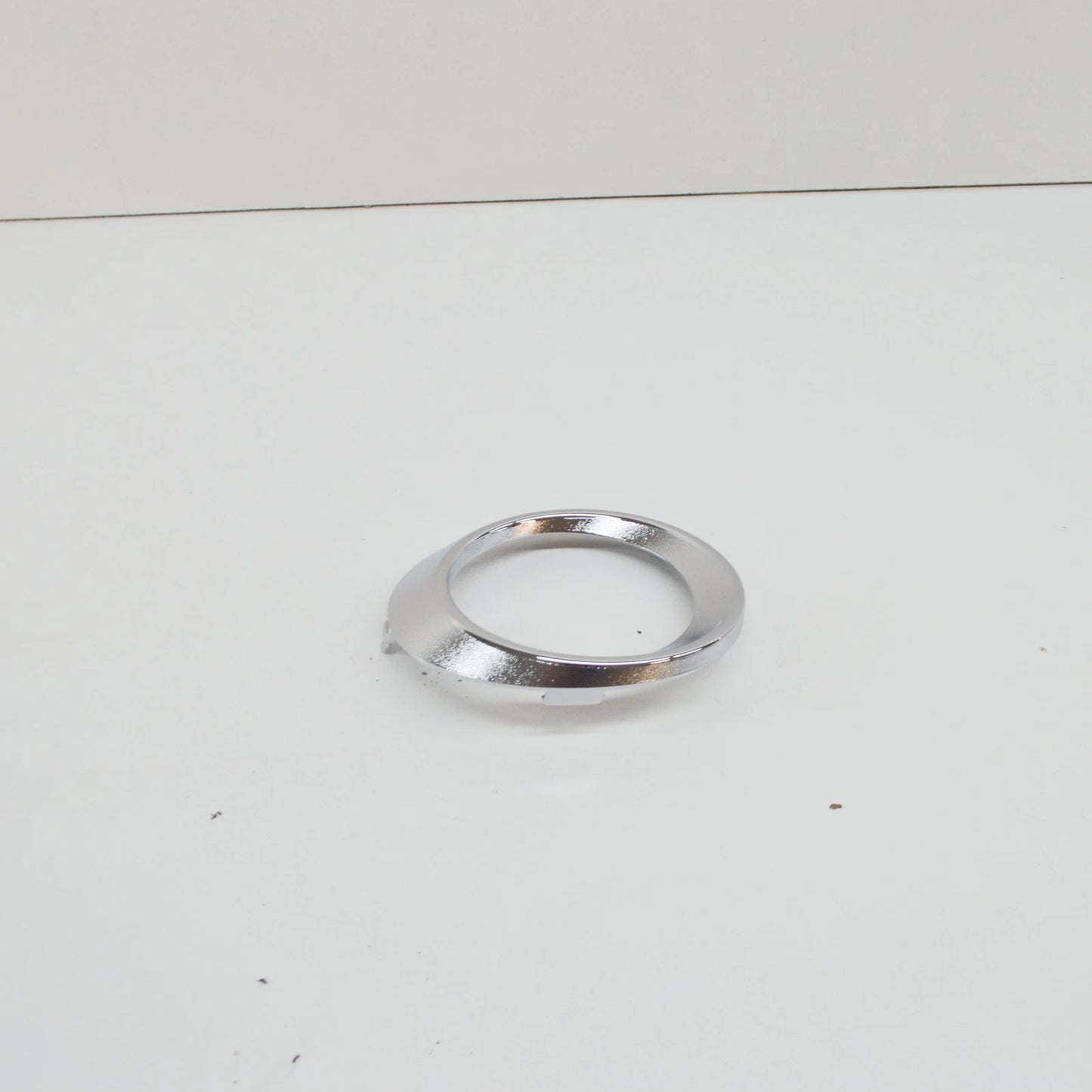 NEW MB CLS C219 FRONT BUMPER LEFT FOG LIGHT CHROMED RING A2198850723