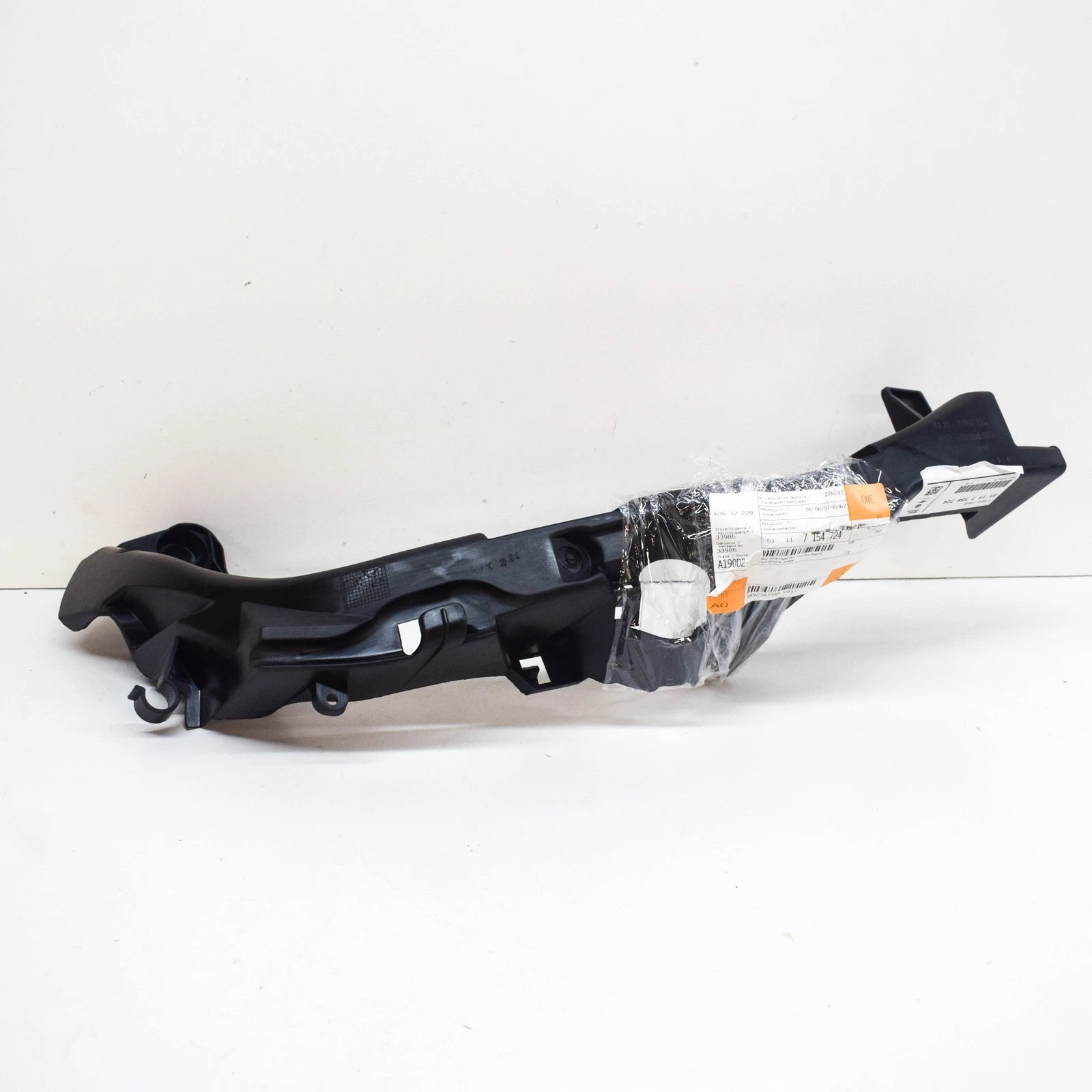 NEW BMW E92 HEADLIGHT SUPPORT FRAME MOUNT BRACKET RIGHT 7154724 51117154724