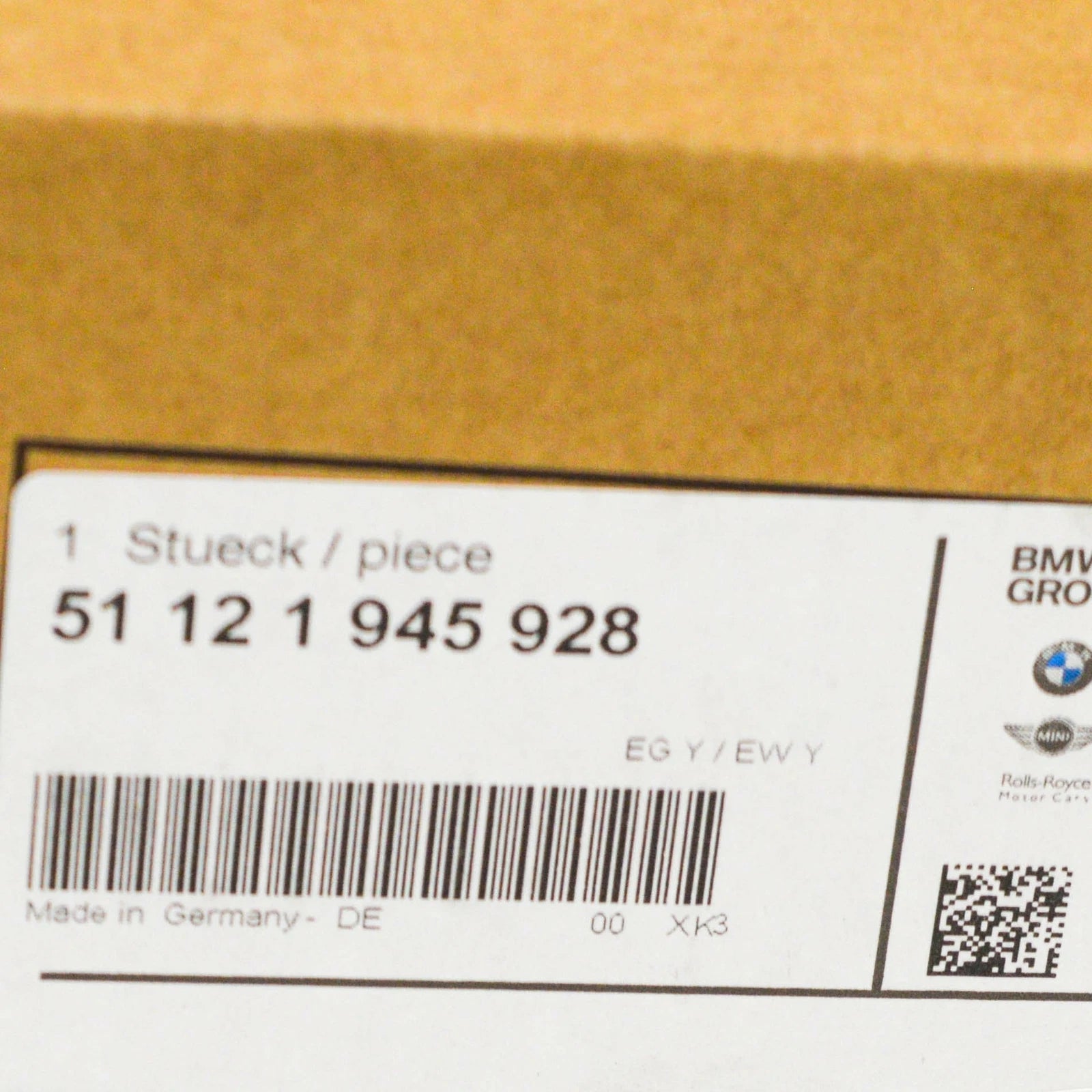 NEW BMW 3 E30 REAR BUMPER RIGHT RUBBER STRIP MOLDING TRIM 51121945928 ORIGINAL